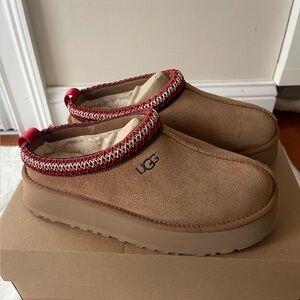 Tazz UGG Slippers Size 9 (Chesnut)